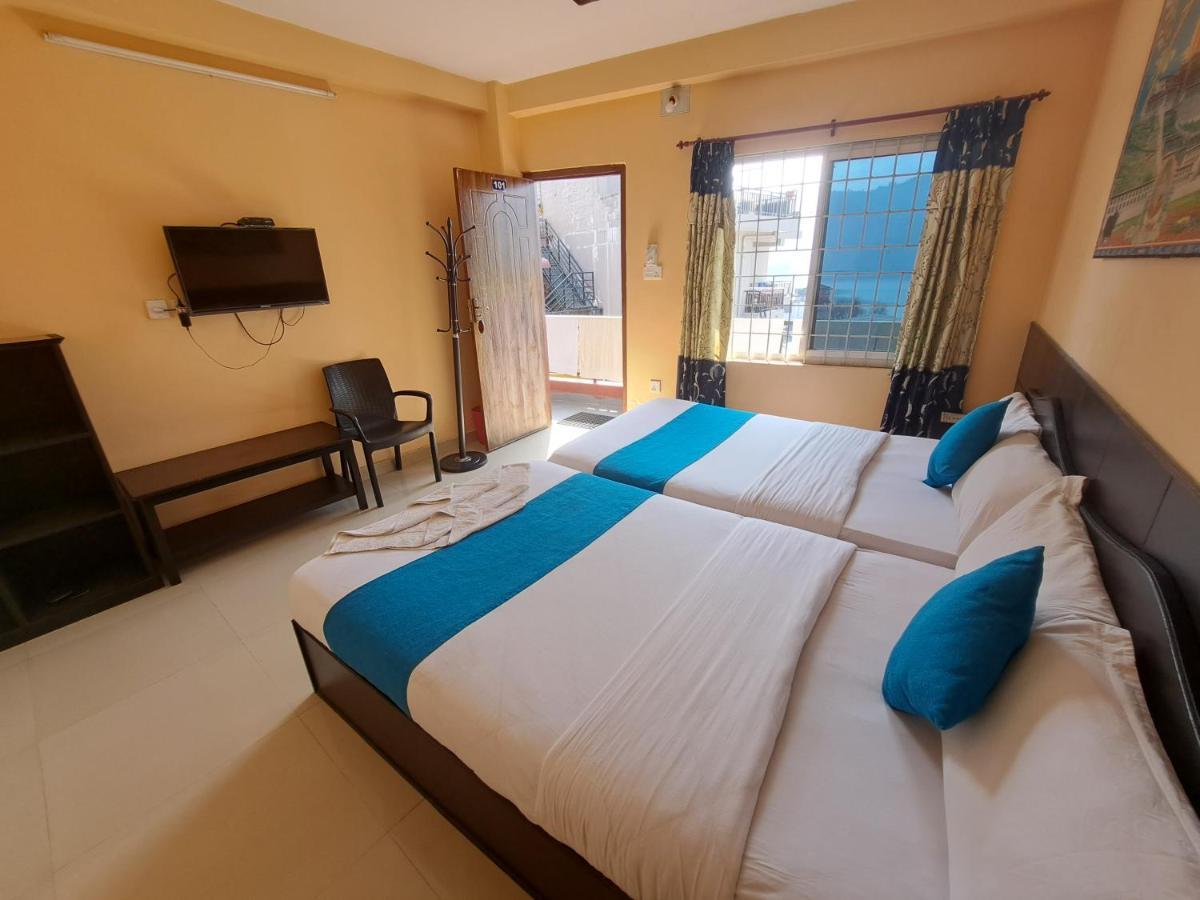 Golden Lake Pokhara Zewnętrze zdjęcie