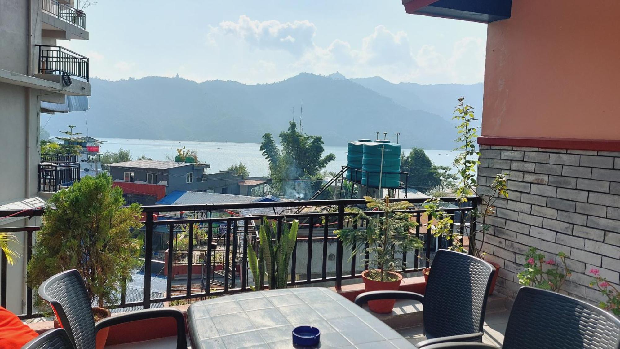 Golden Lake Pokhara Zewnętrze zdjęcie
